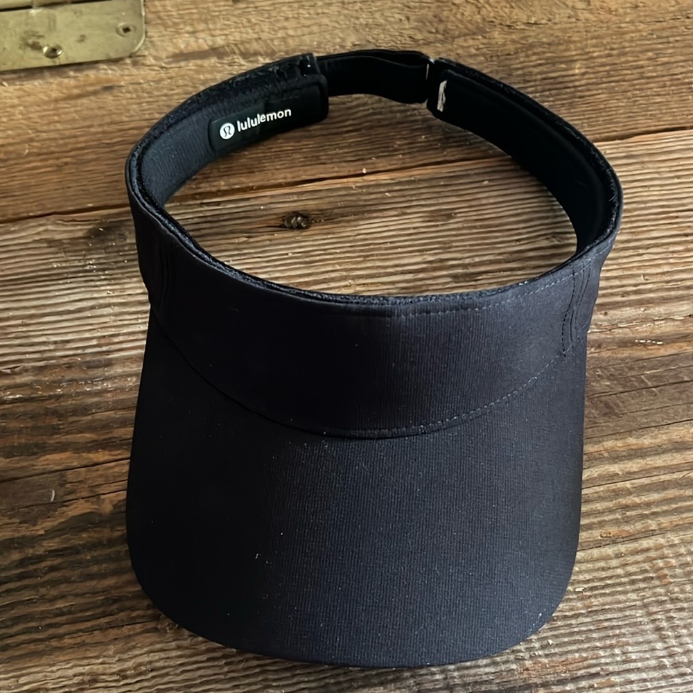 Lululemon Sweatband Visor! New without tags!